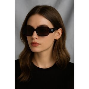 Van De Vort Sunglasses – Chunky Tortoise Rectangle Frame Dark Brown